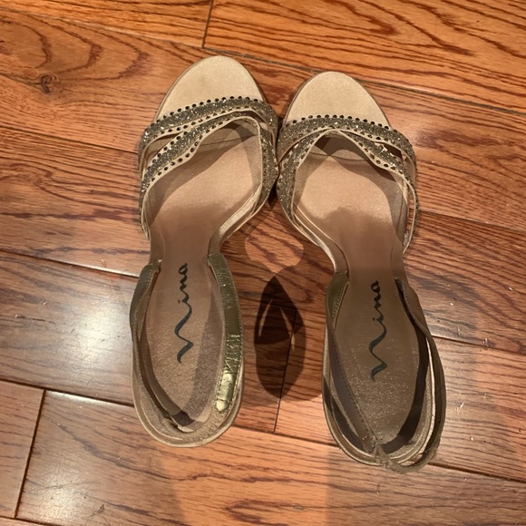 Gold heels - Picture 3 of 4